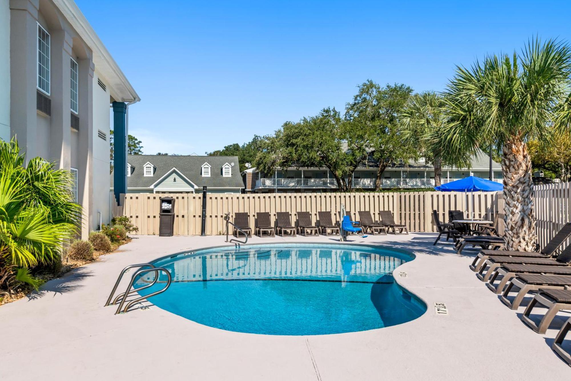 Holiday Inn Express Saint Simons Island By Ihg St. Simons Island Exterior foto